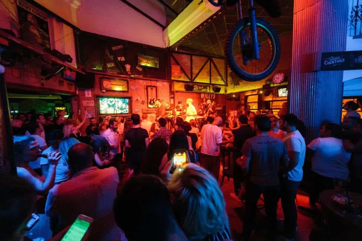BODRUM'DA MÜZİK NEREDE DİNLENİR? Bodrum'da Müzik Nerede Dinlenir?