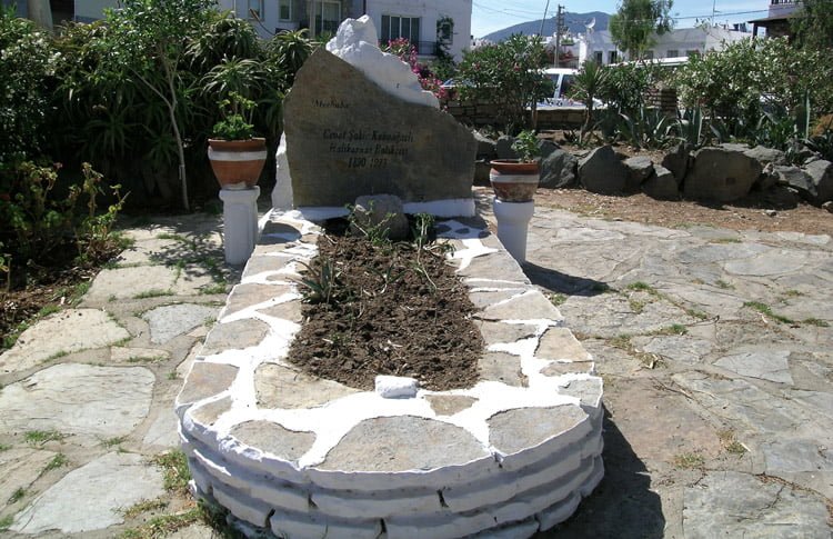 Halikarnas Balıkçısı'nın Mezarı