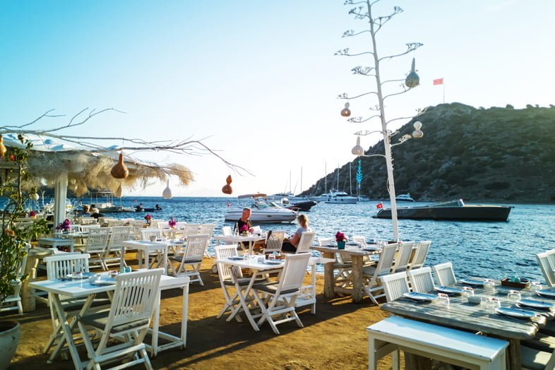 GÜMÜŞLÜK GEZİ REHBERİ — GÜMÜŞLÜK GEZİLECEK YERLER Gümüşlük Balık Restoranları