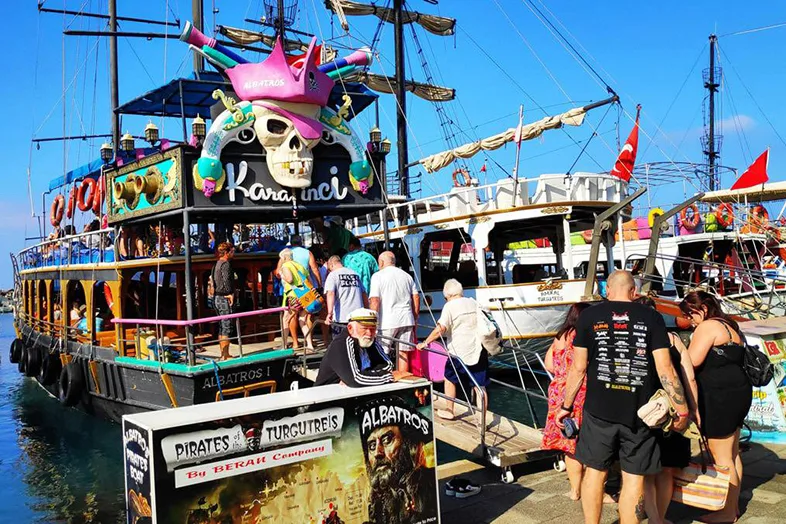 ПУТЕВОДИТЕЛЬ ПО МОРСКИМ ПРОГУЛКАМ В БОДРУМЕ Bodrum daily boat tour