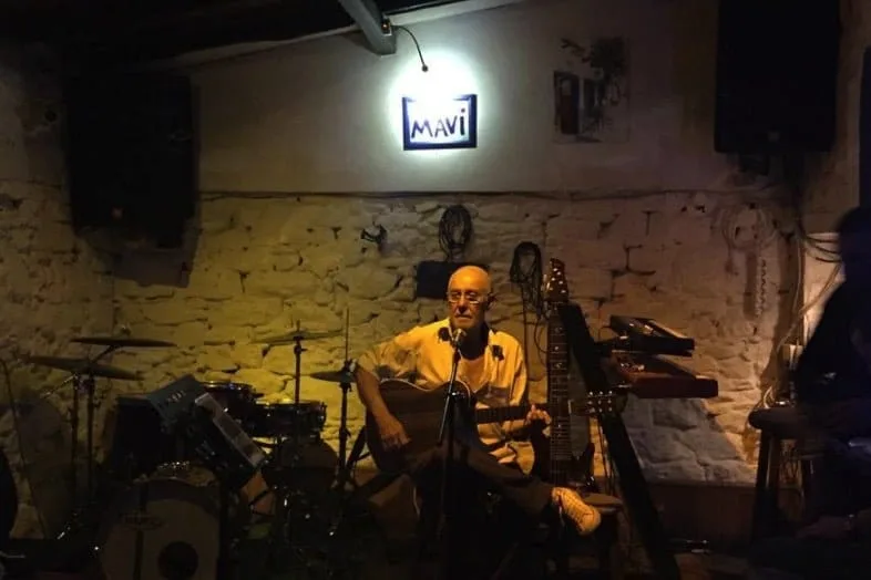 Mavi Bar